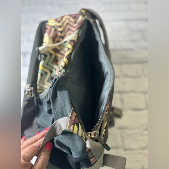 L.L. Bean Quad Explorer Backpack. Great for Outdoors, office, school or travel. - Picture 3 of 12